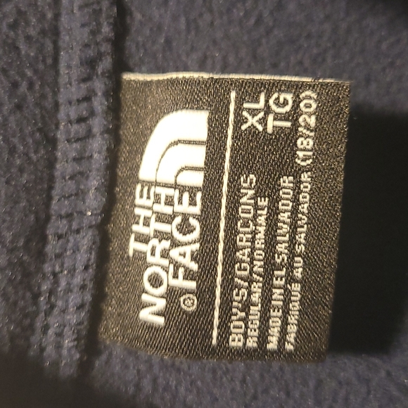 The North Face 1/4 button Youth XL - Picture 3 of 4